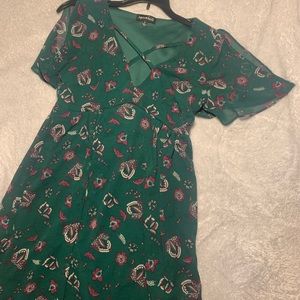 Green floral dress! PERFECT FOR SPRING